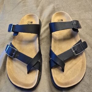 White Mountain Women's Size 7 Black Leather Strappy Sandal Buckle Strap